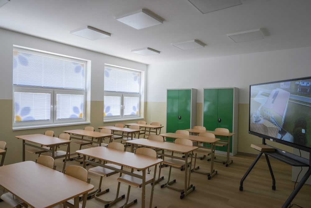 Otvorenie novovybudovaných priestorov ZŠ v obci Hranovnica, ktoré odstraňujú dvojzmennú prevádzku 