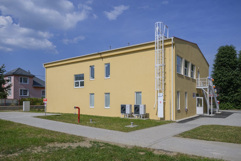 Otvorenie novovybudovaných priestorov ZŠ v obci Hranovnica, ktoré odstraňujú dvojzmennú prevádzku 