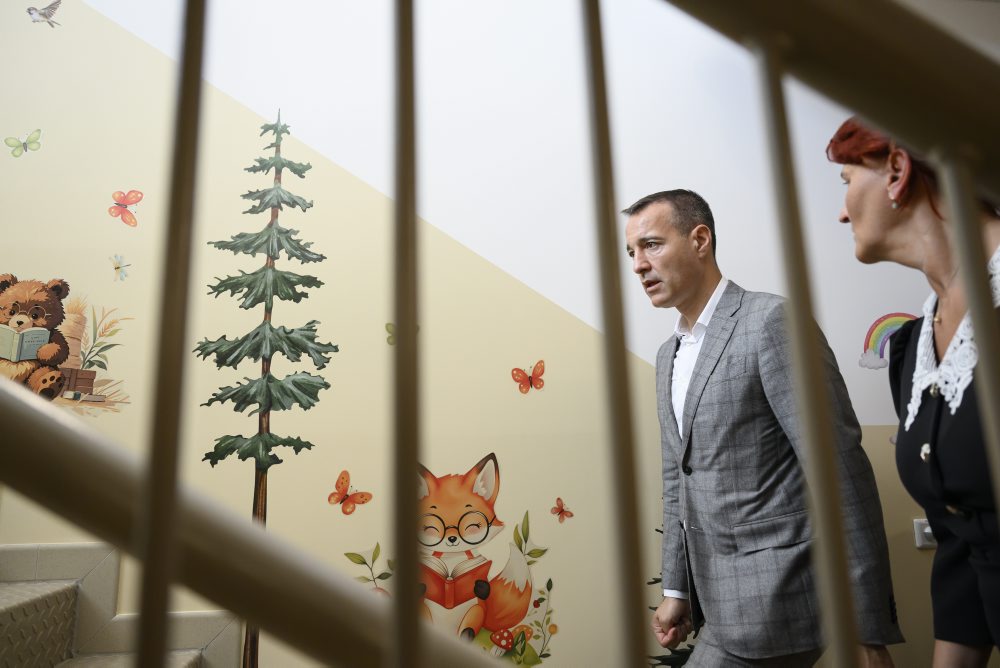 Otvorenie novovybudovaných priestorov ZŠ v obci Hranovnica, ktoré odstraňujú dvojzmennú prevádzku 