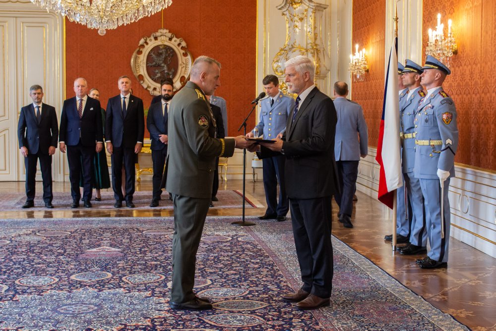 Šéfom českej armády sa stal generál, ktorého vo funkcii nechcel minister obrany