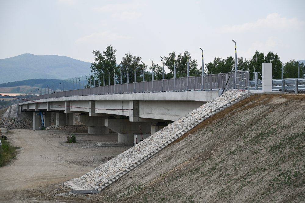 DOPRAVA: Stavba nových mostov na ceste I/9 pri Veľkých Bierovciach