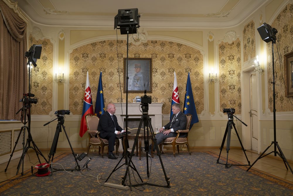 Predseda vlády SR Robert Fico počas rozhovoru pre TASR