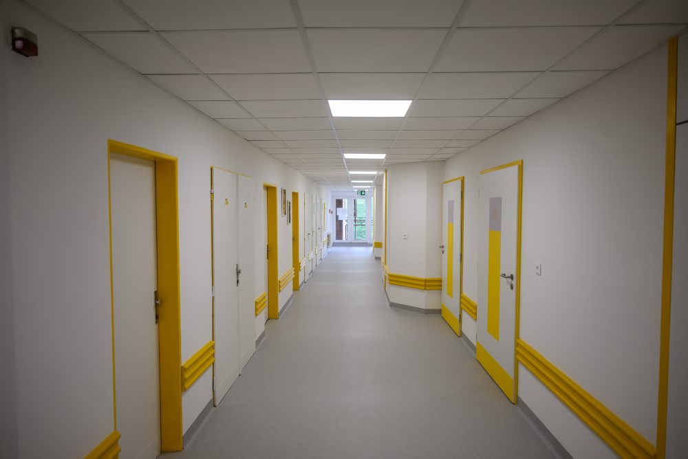 Otvorenie zrekonštruovaného Psychiatrického oddelenia v Nemocnici sv. Cyrila a Metoda za účasti ministra zdravotníctva SR Kamila Šaška a riaditeľa Univerzitnej nemocnice Bratislava Alexandra Mayera
