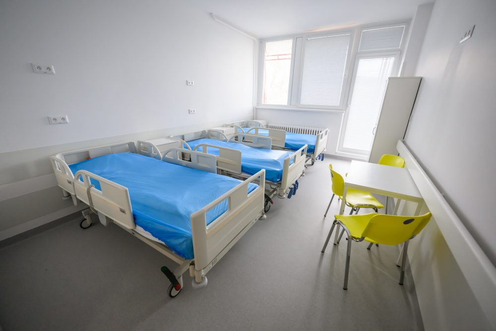 Otvorenie zrekonštruovaného Psychiatrického oddelenia v Nemocnici sv. Cyrila a Metoda za účasti ministra zdravotníctva SR Kamila Šaška a riaditeľa Univerzitnej nemocnice Bratislava Alexandra Mayera