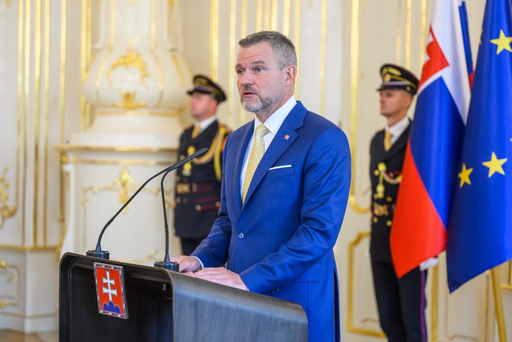 Prezident SR Peter Pellegrini prijal hasičov a horských záchranárov po návrate z Venezuely 