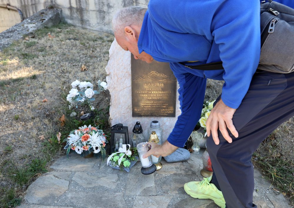 V Strelníkoch spomínajú na obete nehody záchranárskeho vrtuľníka spred 10 rokov