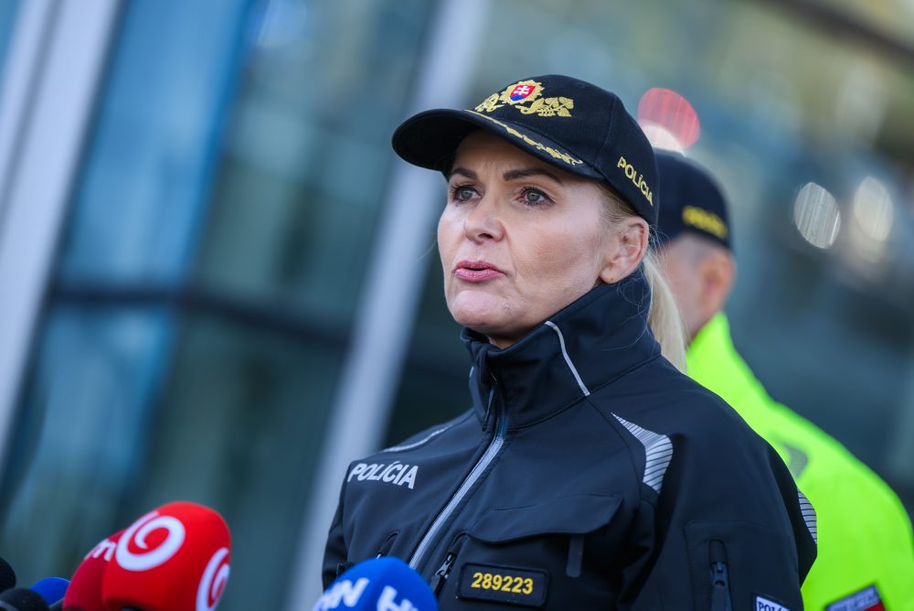 Tlačová konferencia ministra vnútra SR Matúša Šutaja Eštoka a zástupcov Policajného zboru k celoslovenským kontrolám taxislužieb: bezpečnosť cestujúcich na prvom mieste