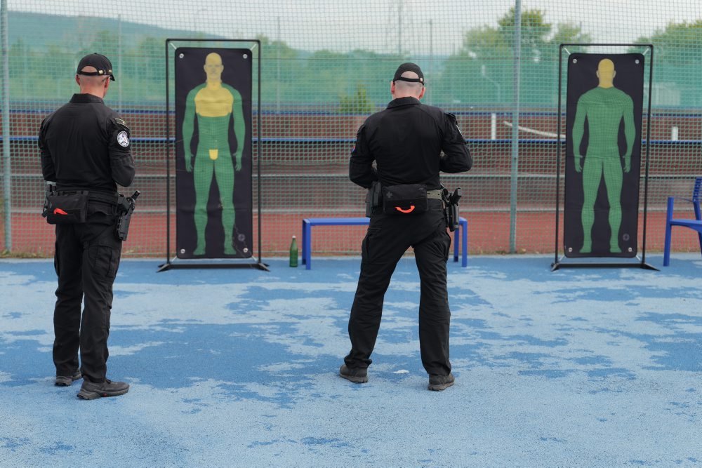 Predstavenie novej generácie elektrických paralyzátorov TASER 10