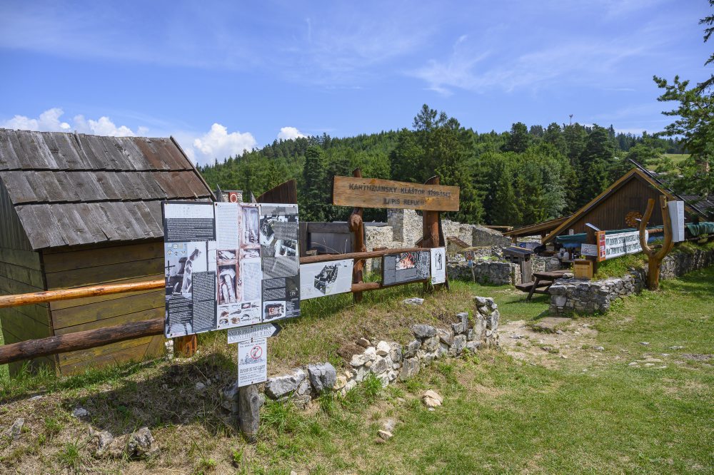 Práce na revitalizácii Kláštoriska v Slovenskom raji pokračujú