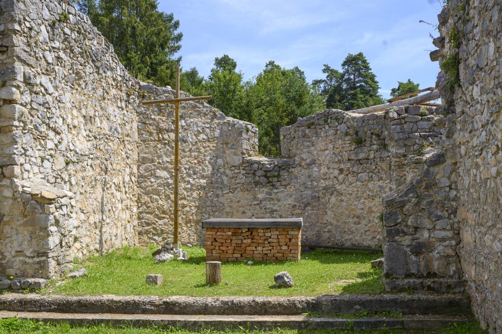 Práce na revitalizácii Kláštoriska v Slovenskom raji pokračujú