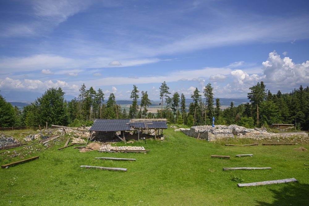 Práce na revitalizácii Kláštoriska v Slovenskom raji pokračujú