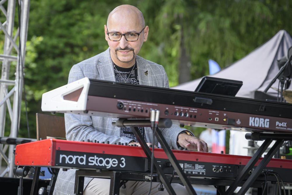 Benátske masky a živé sochy na Štrbskom plese 