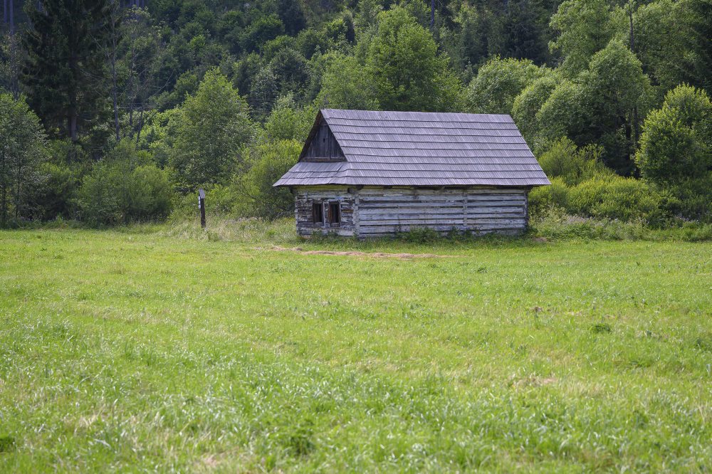 Chamkova stodola neďaleko obce Šumiac v okrese Brezno
