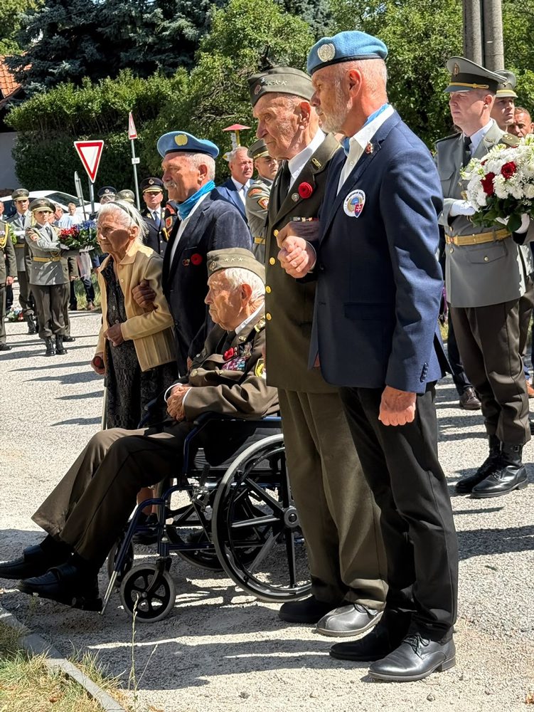 146. výročie narodenia Milana R. Štefánika pred jeho rodným domom v obci Košariská 