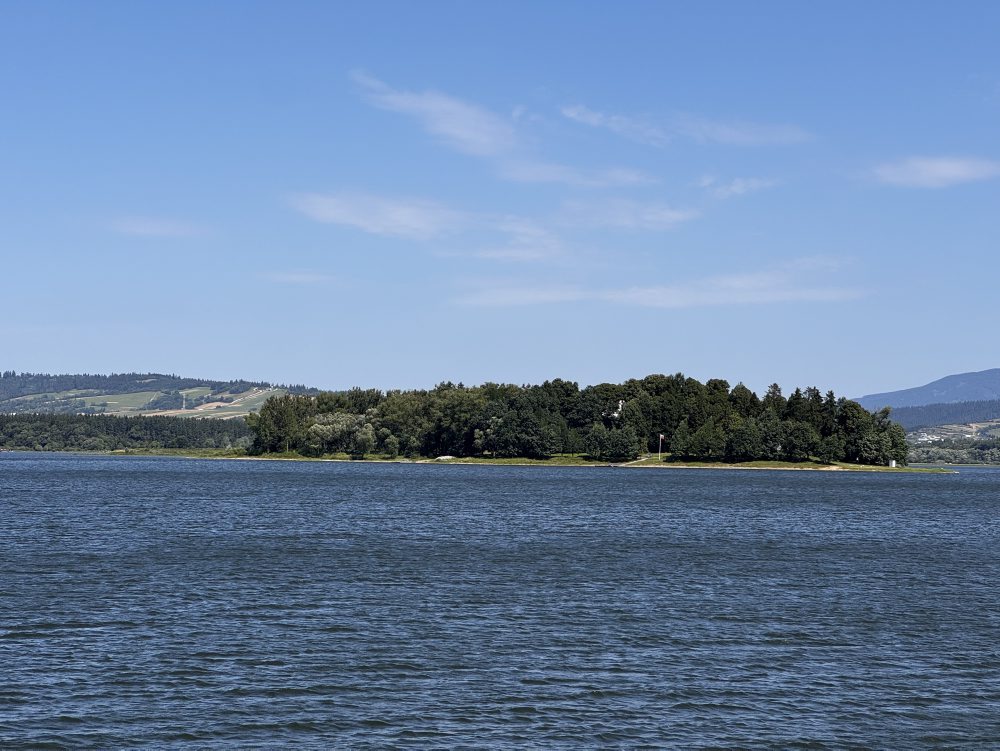 Slanický ostrov na Oravskej priehrade 