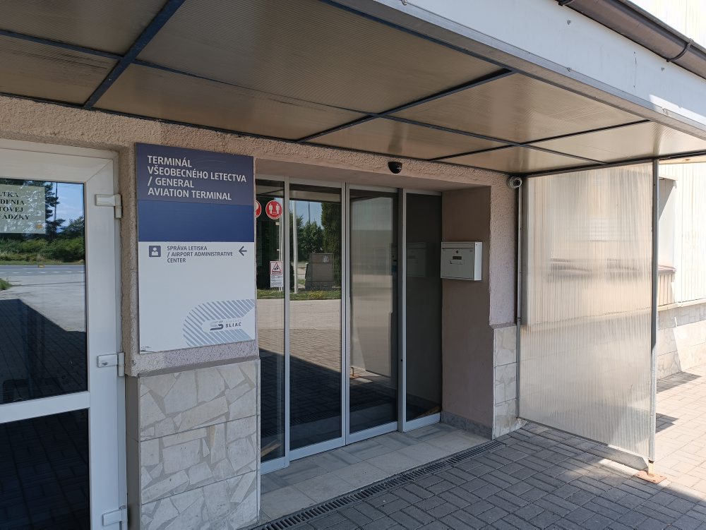 Petičný výbor spúšťa kampaň, chce vrátiť civilné lety na Sliač
