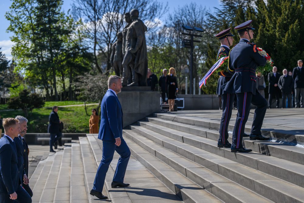 Pietny akt kladenia vencov pri príležitosti 81. výročia oslobodenia hlavného mesta SR Bratislavy