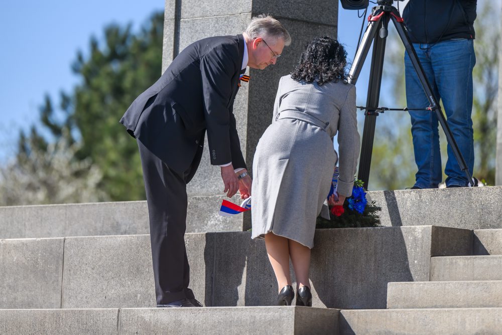 Pietny akt kladenia vencov pri príležitosti 81. výročia oslobodenia hlavného mesta SR Bratislavy