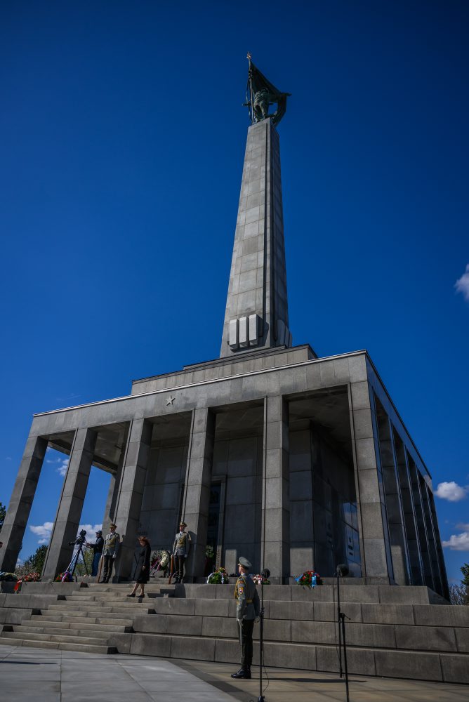 Pietny akt kladenia vencov pri príležitosti 81. výročia oslobodenia hlavného mesta SR Bratislavy