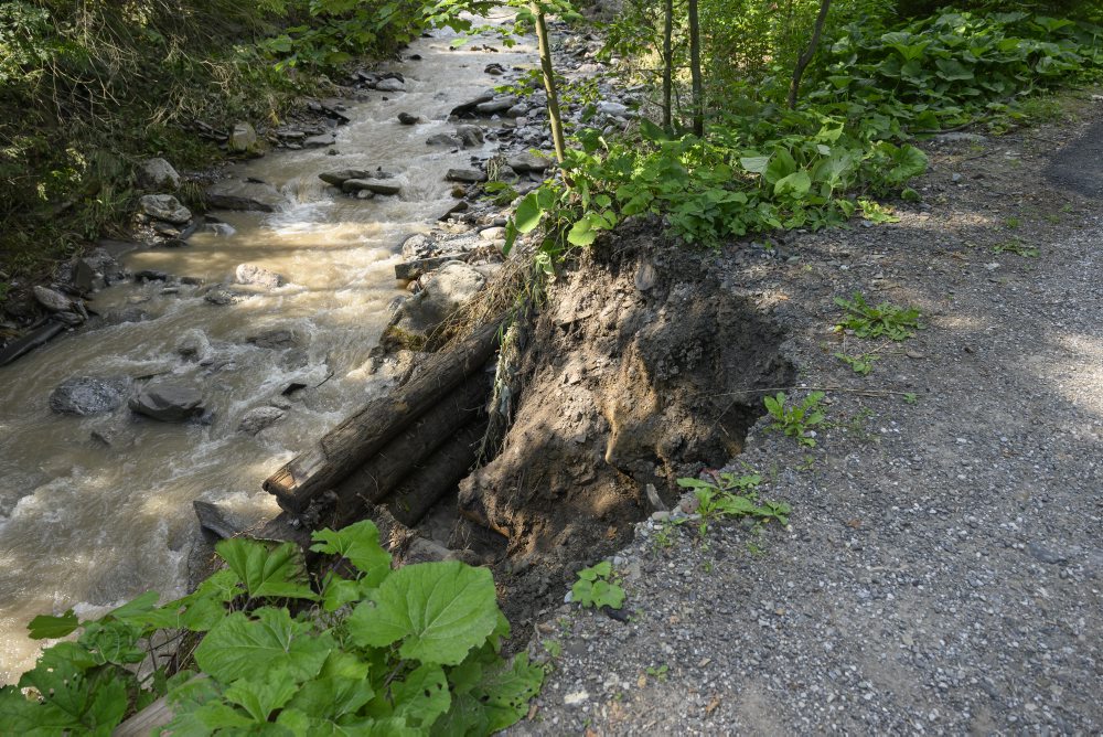 Ždiar: Silná búrka spôsobila škody na prístupovej ceste pod Belianske Tatry