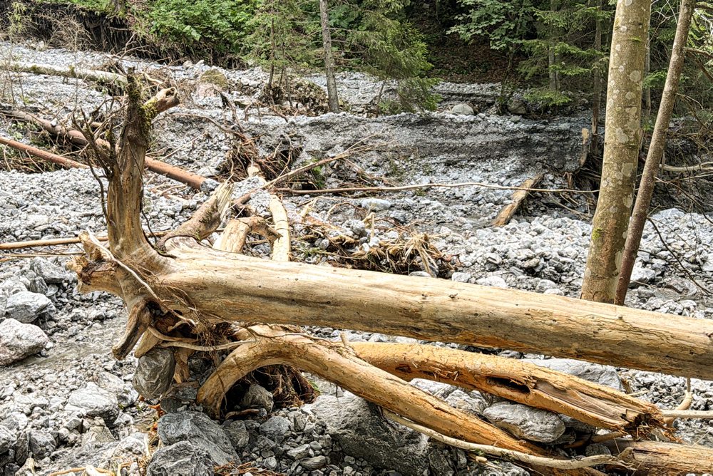 Ždiar: Silná búrka spôsobila škody na prístupovej ceste pod Belianske Tatry