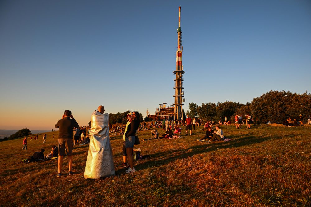Čiastočné zatmenie Slnka na hrebeni Bielych Karpát