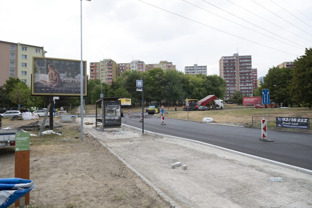 Oprava vozovky a zastávky MHD na Ulici J. Alexyho v Bratislave