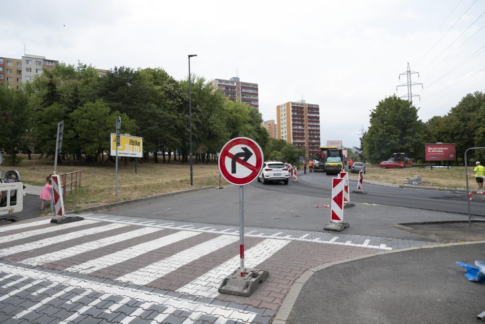 Oprava vozovky a zastávky MHD na Ulici J. Alexyho v Bratislave