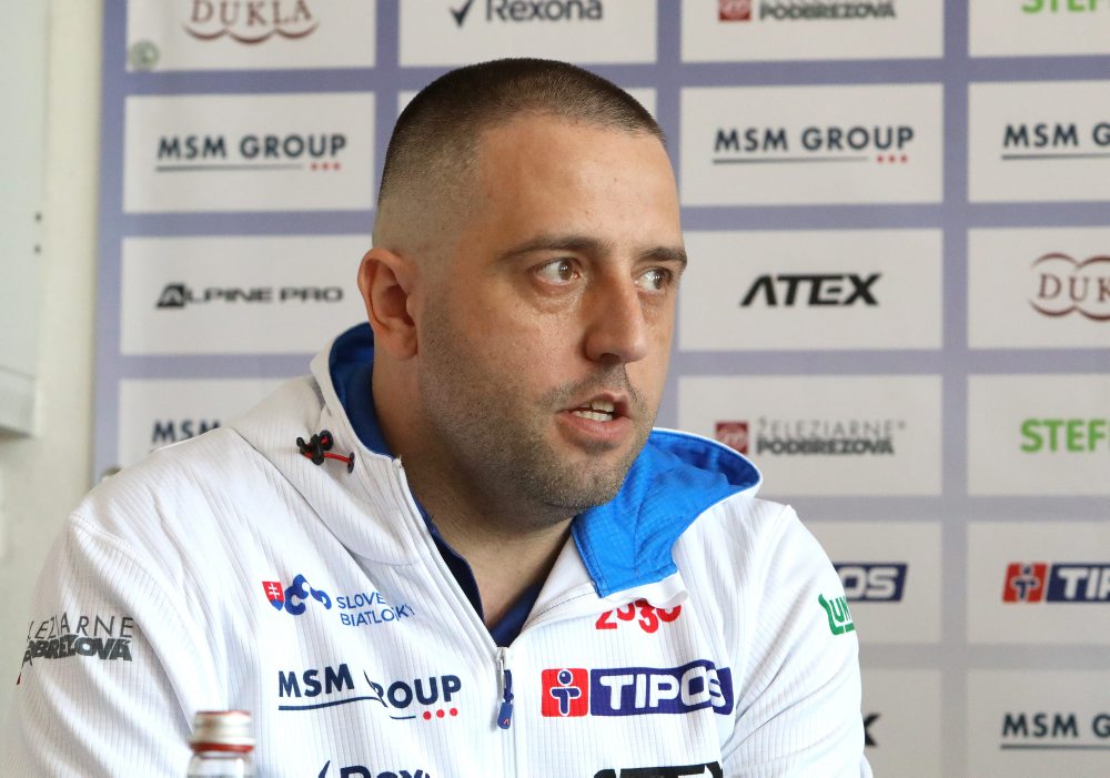 Tlačová konferencia Slovenského zväzu biatlonu po návrate biatlonistov z MSJaK v Arberi