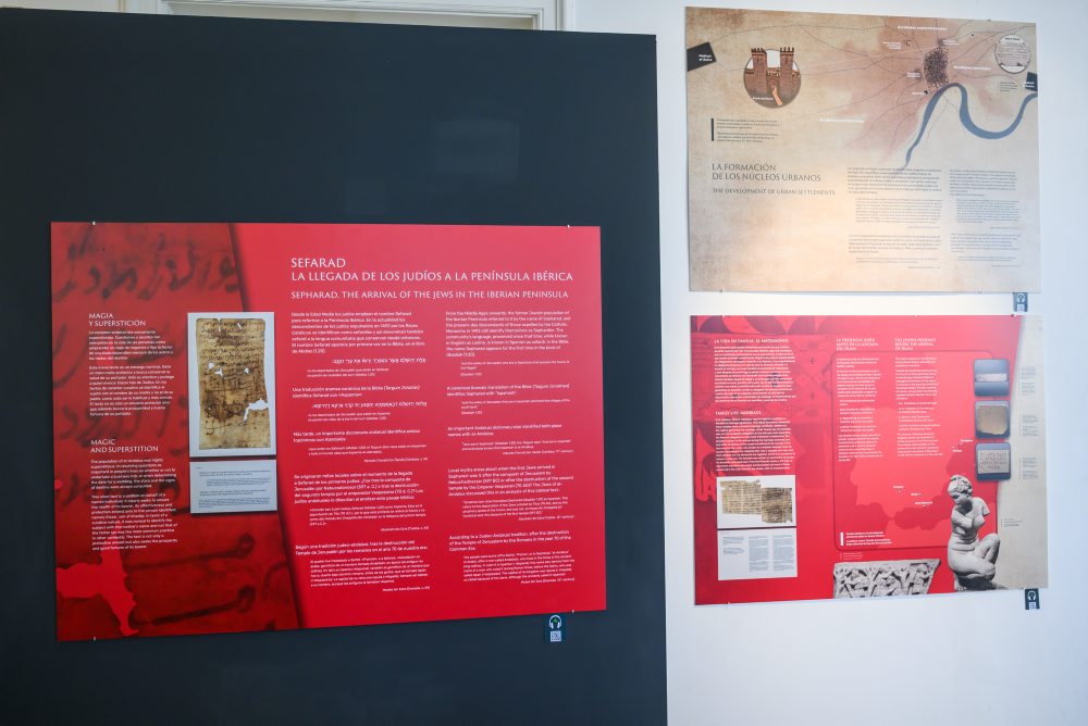 V Bratislave otvorili výstavu Zlatý vek Židov v Al-Andaluse