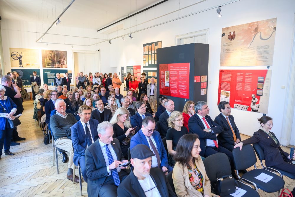 V Bratislave otvorili výstavu Zlatý vek Židov v Al-Andaluse