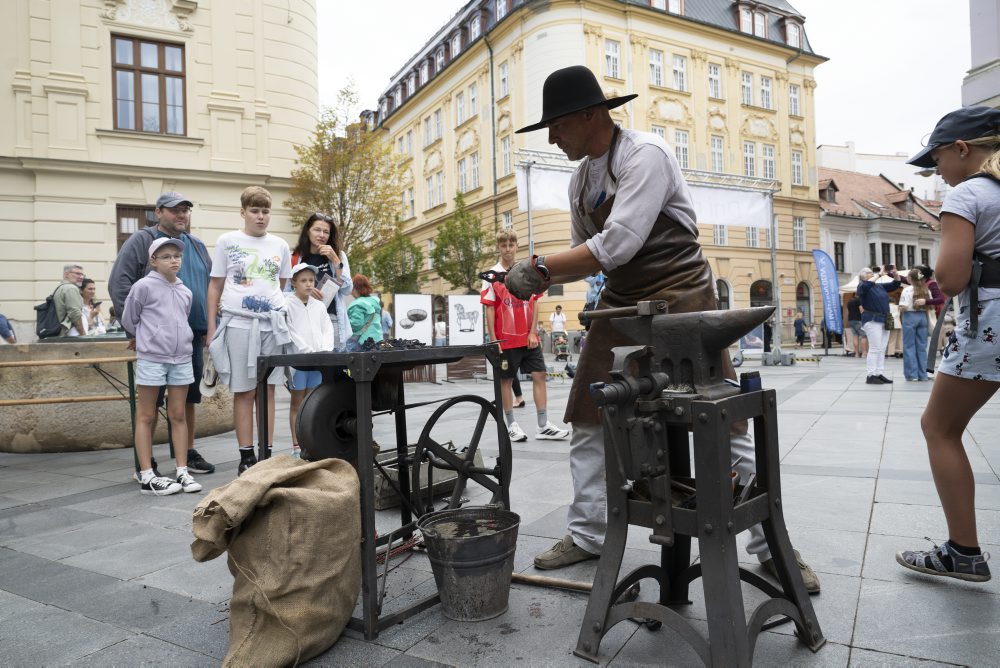 36. ročník festivalu tradičných remesiel Dni majstrov ÚĽUV