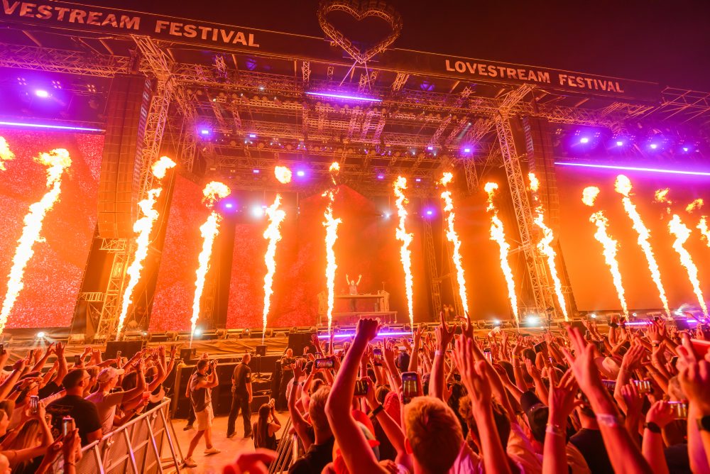 Tretí deň hudobného festivalu Lovestream v areáli Starého letiska v bratislavských Vajnoroch