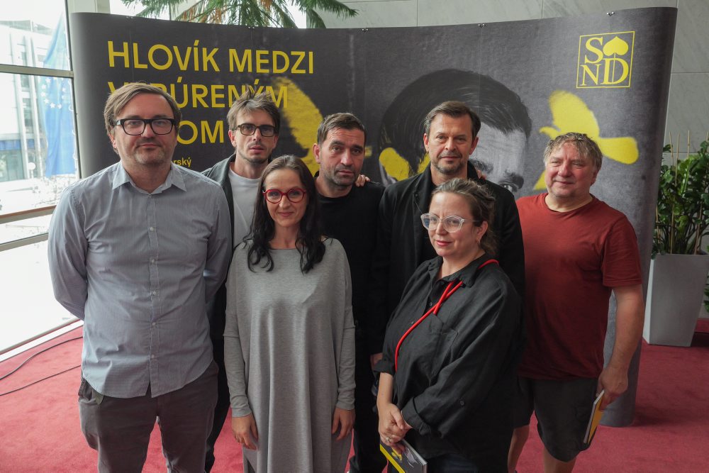 TK SND k premiére hry Hlovík medzi vzbúreným ľudom v réžii Mariany Luteránovej