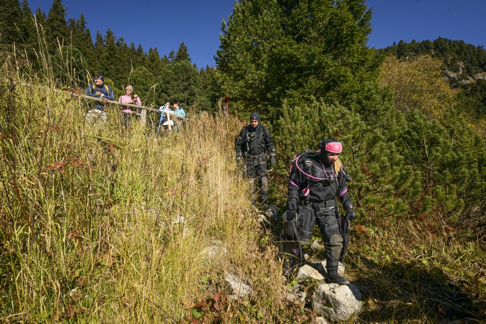 Potápači opäť vyčistili tatranské plesá po letnej turistickej sezóne
