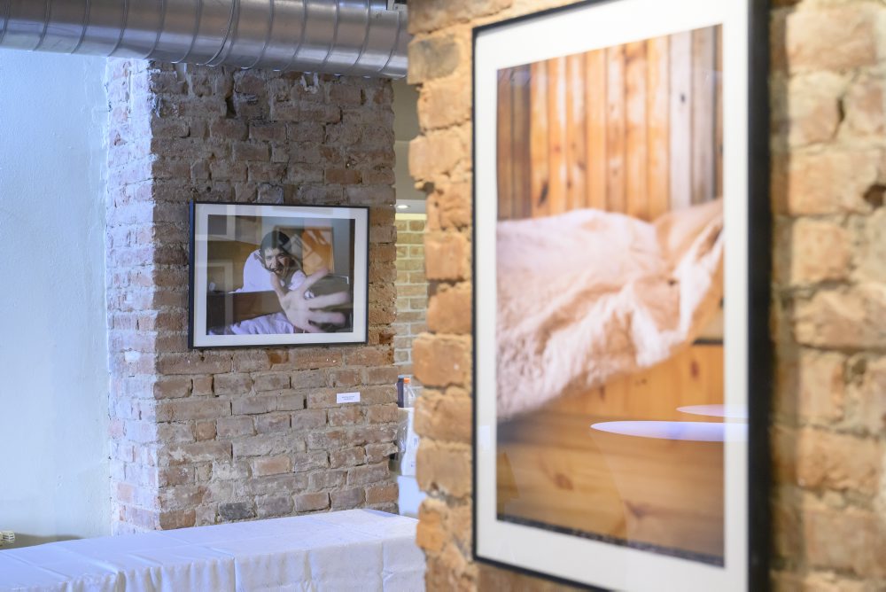 Poprad: Výstava Prah blízkosti v Tatranskej galérii prepája fotografiu a človeka