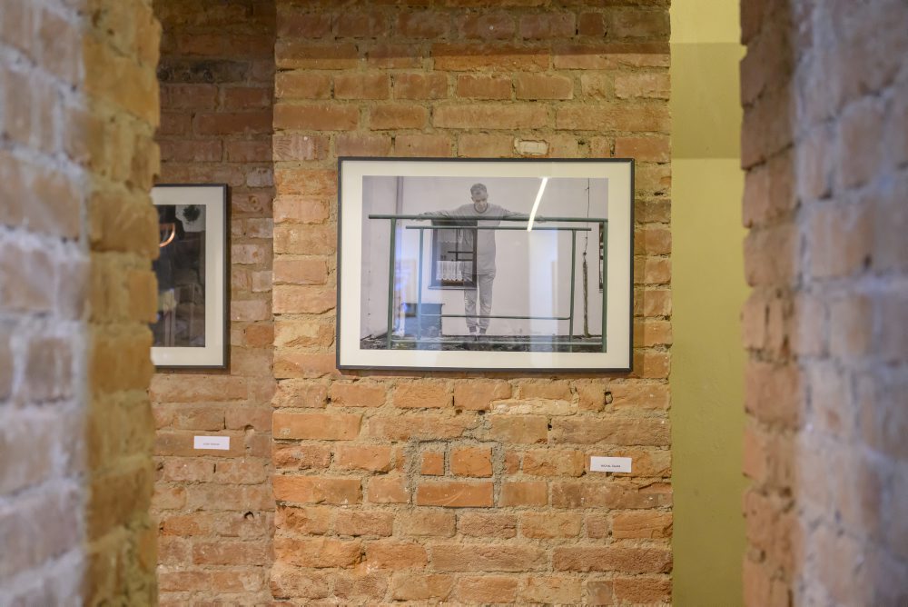 Poprad: Výstava Prah blízkosti v Tatranskej galérii prepája fotografiu a človeka
