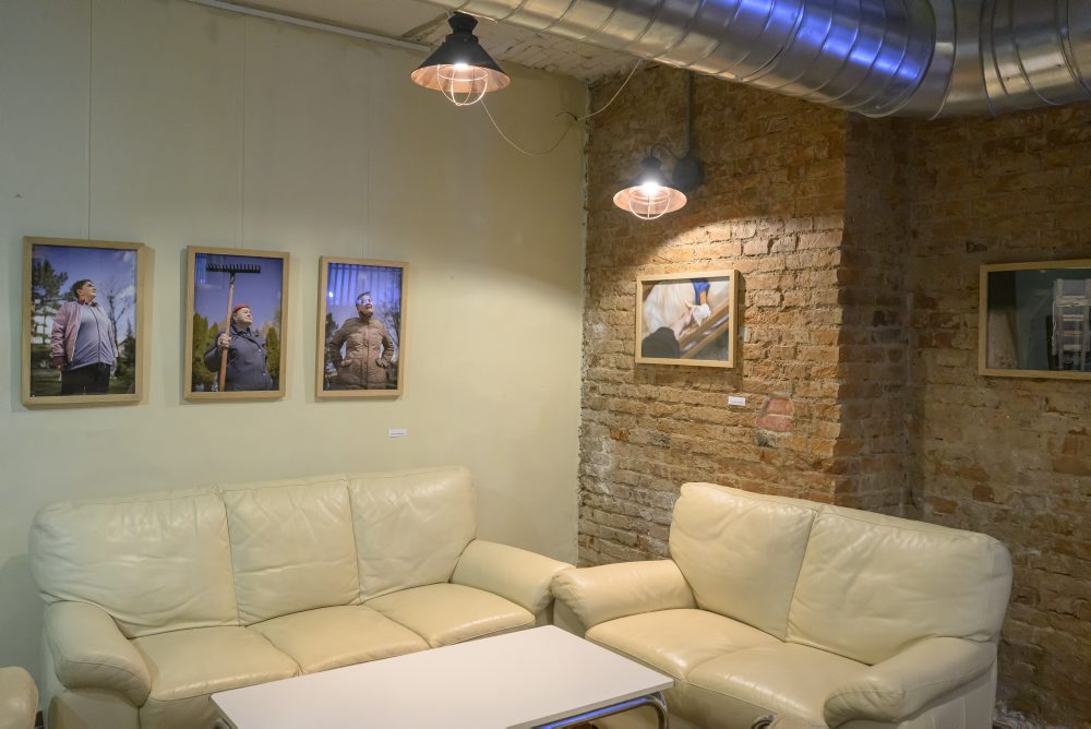 Poprad: Výstava Prah blízkosti v Tatranskej galérii prepája fotografiu a človeka