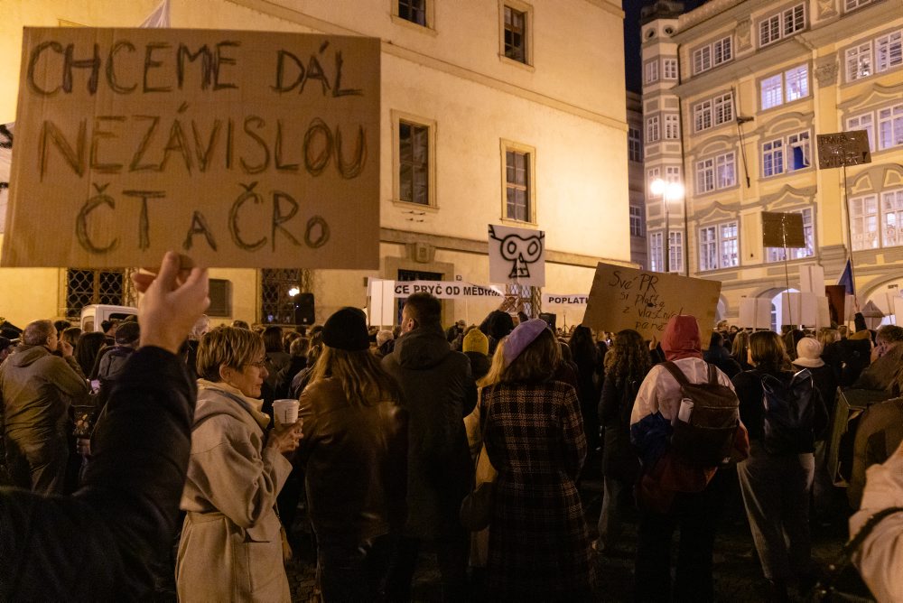 Protest proti snahe vlády Andreja Babiša zrušiť koncesionárske poplatky v Prahe 