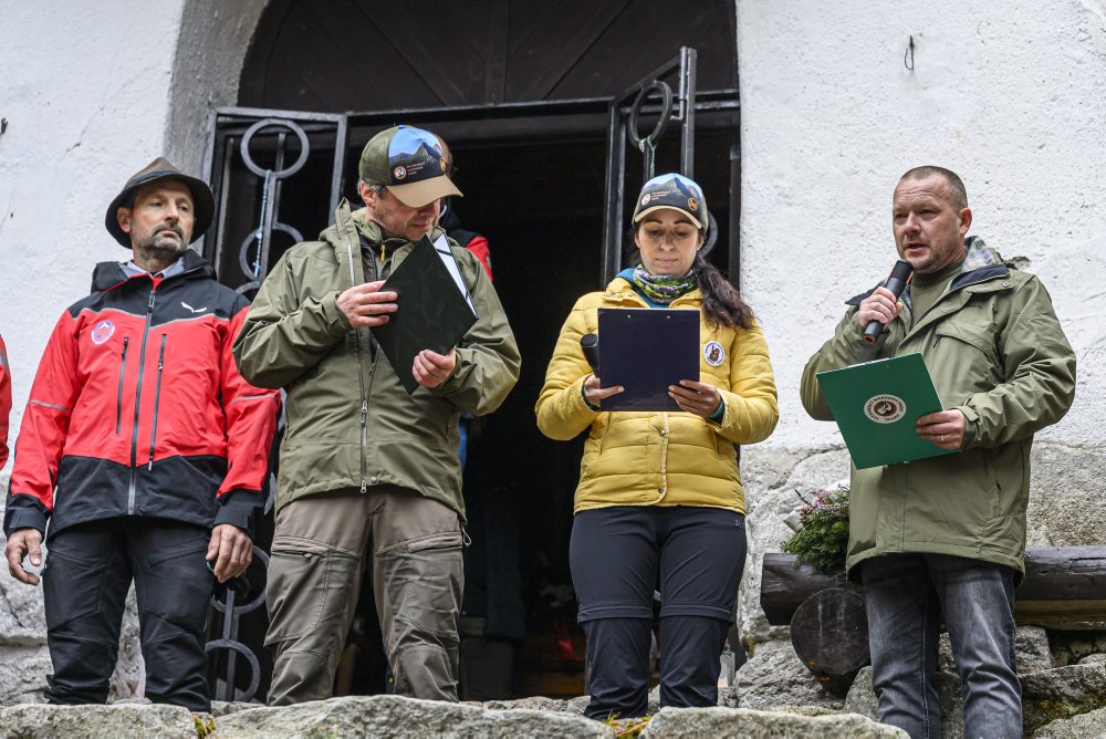 Pietna spomienka na obete hôr pri Popradskom plese