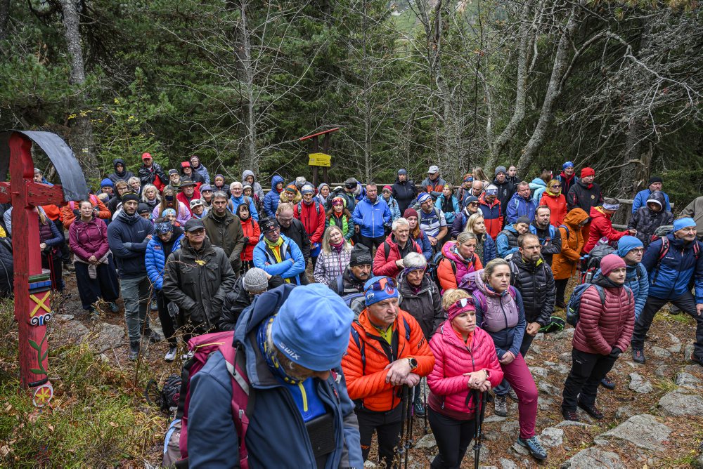 Pietna spomienka na obete hôr pri Popradskom plese