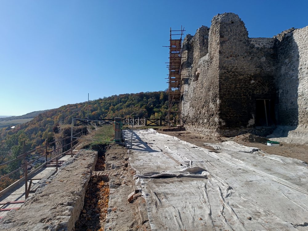 Kultúra: Obnova architektúry hradu Modrý Kameň pokračuje podľa harmonogramu