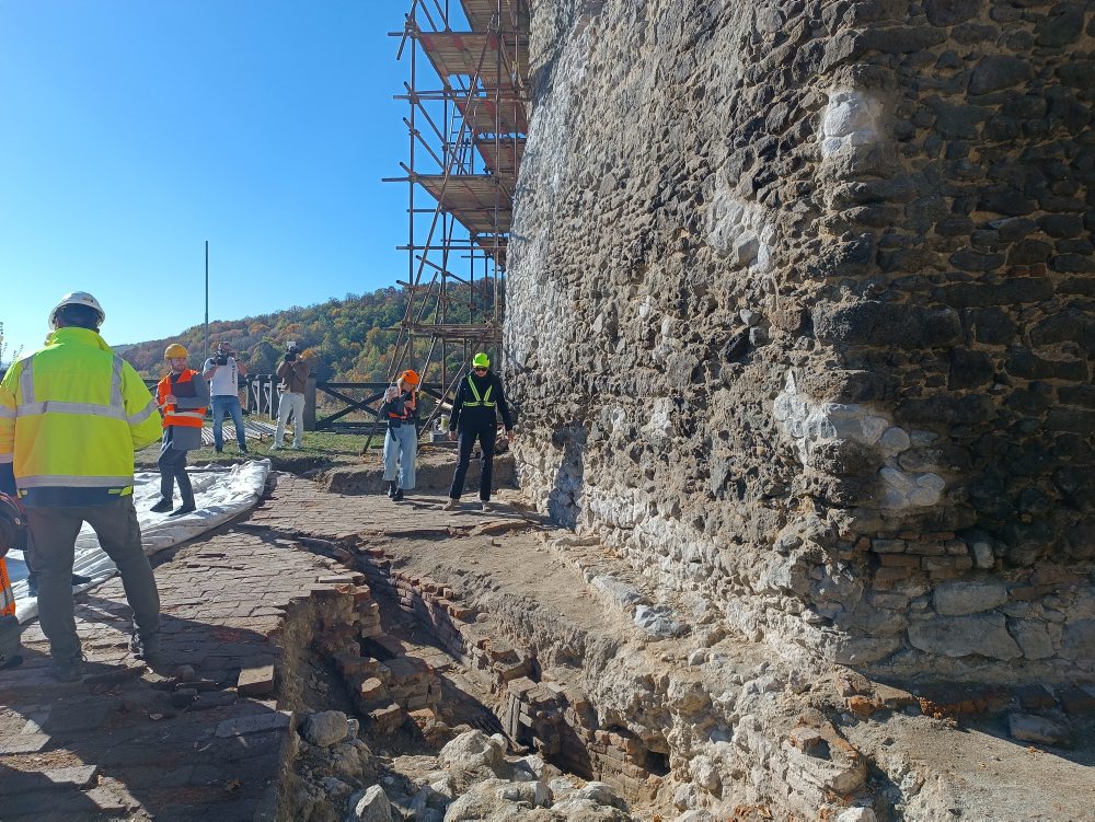 Kultúra: Obnova architektúry hradu Modrý Kameň pokračuje podľa harmonogramu