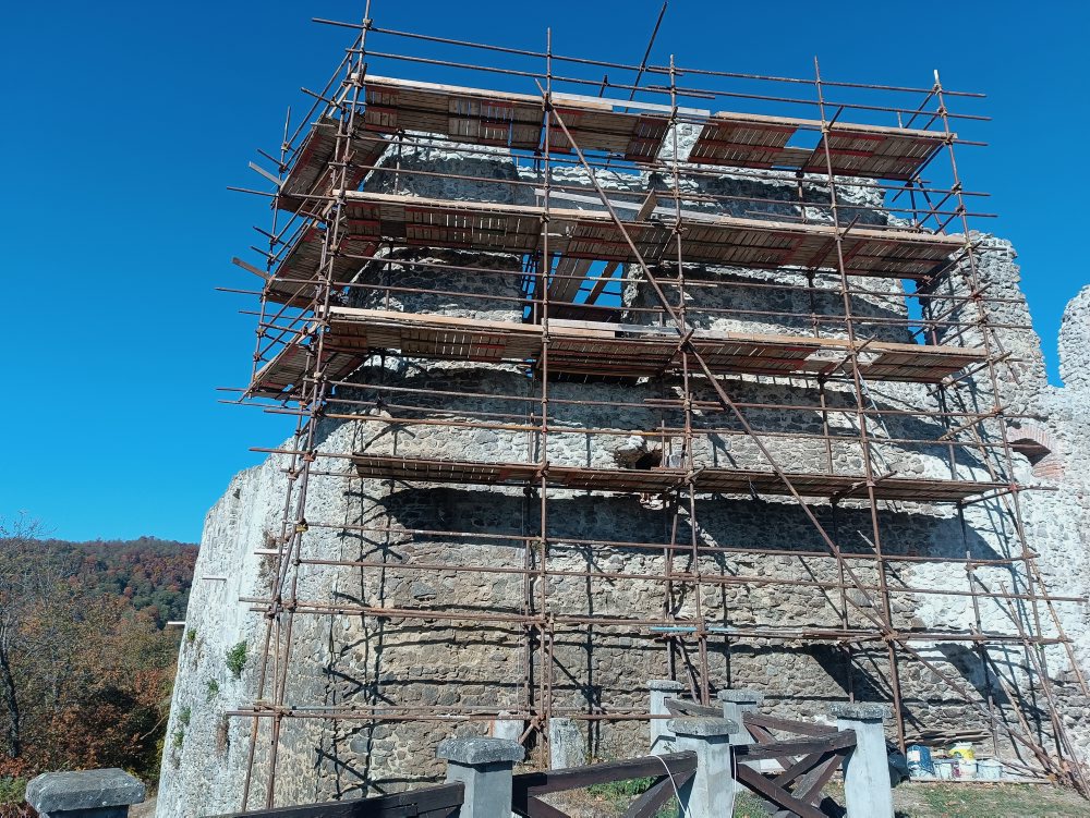 Kultúra: Obnova architektúry hradu Modrý Kameň pokračuje podľa harmonogramu