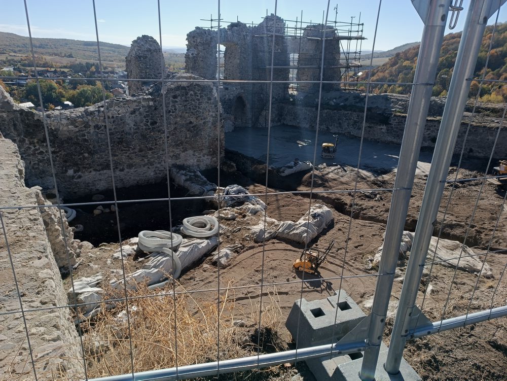 Kultúra: Obnova architektúry hradu Modrý Kameň pokračuje podľa harmonogramu