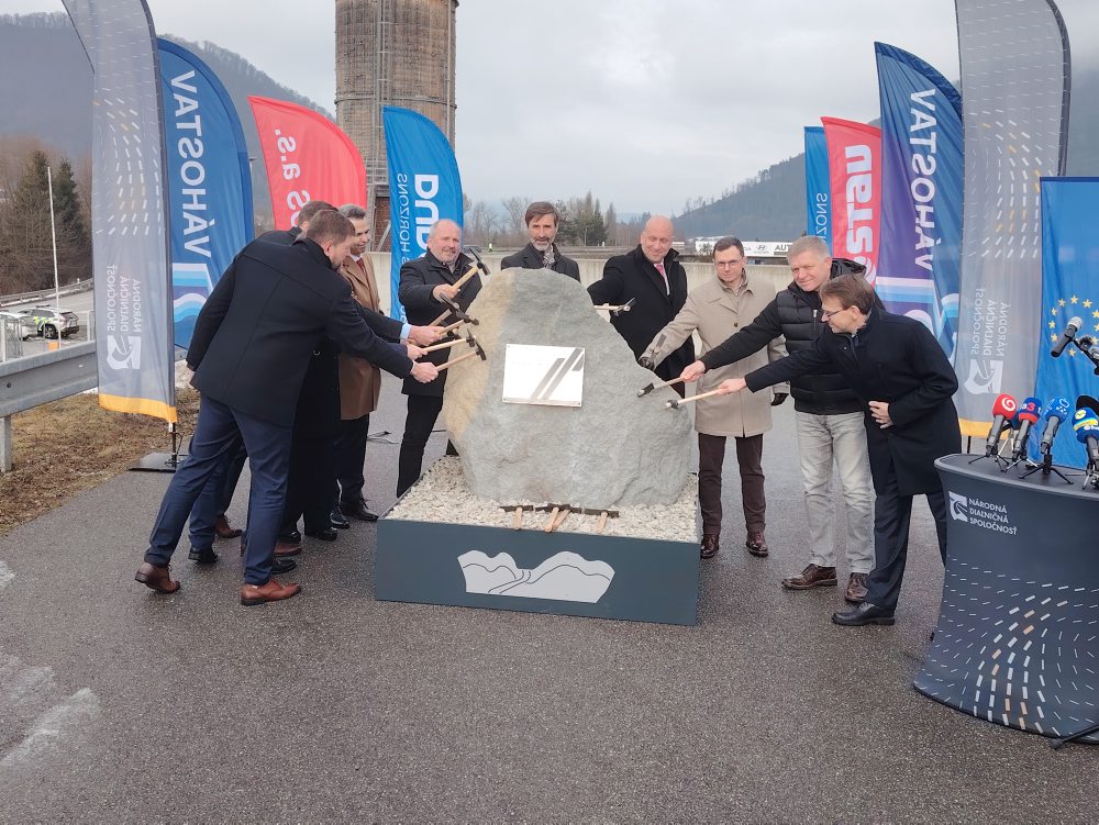 Začína sa výstavba najdlhšieho z chýbajúcich úsekov diaľnice D3