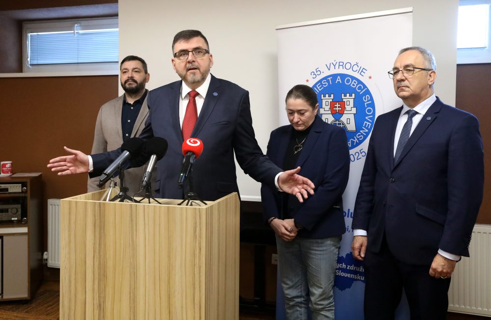 TK Združenia miest a obcí Slovenska (ZMOS) v rámci mimoriadnych rokovaní Predsedníctva a Rady ZMOS