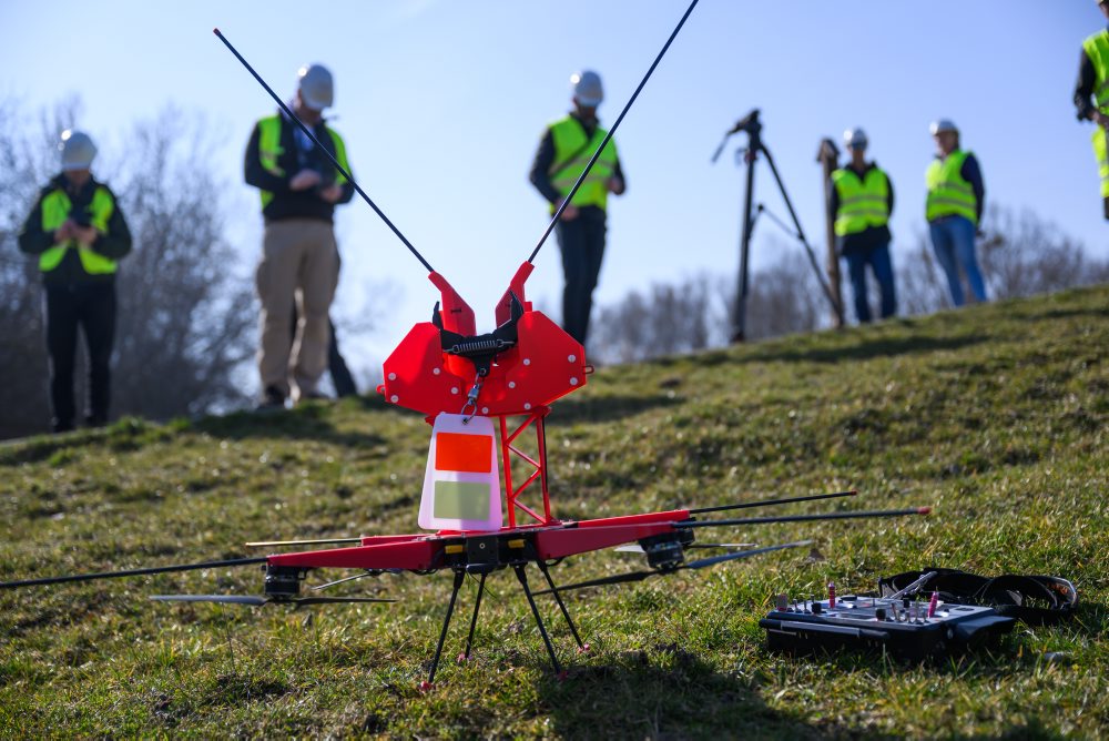 Ukážka technických opatrení za účelom zvýšenia bezpečnosti distribučných vedení pre vtáctvo v rámci medzinárodnej konferencie Free Sky For Birds 2026