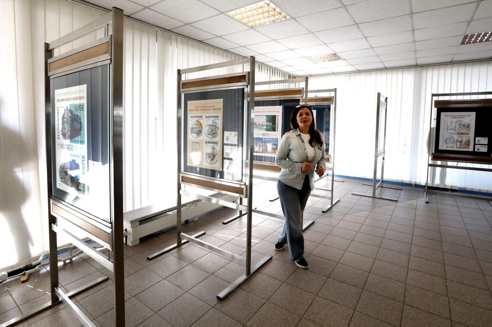 Výstava "Technické pamiatky na poštových známkach" v V Poštovom múzeu Slovenskej pošty v Banskej Bystrici