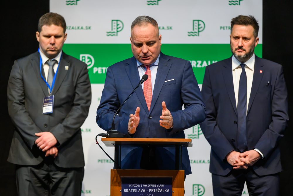 Tlačová konferencia po výjazdovom rokovaní vlády SR v Petržalke